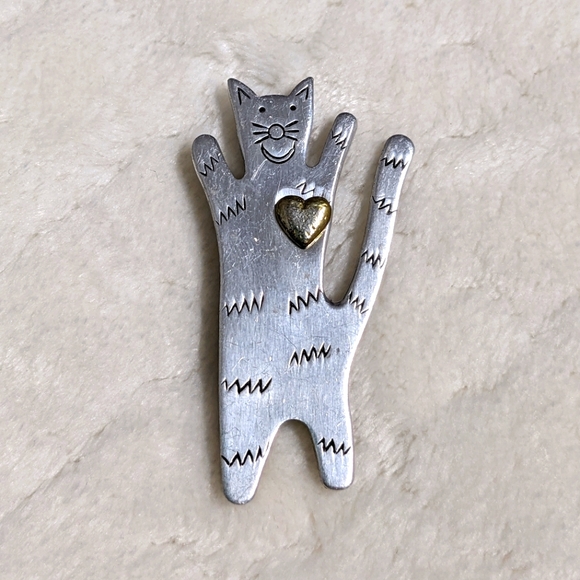 Vintage Silvertone Cat Brooch with Goldtone Heart - Picture 1 of 5
